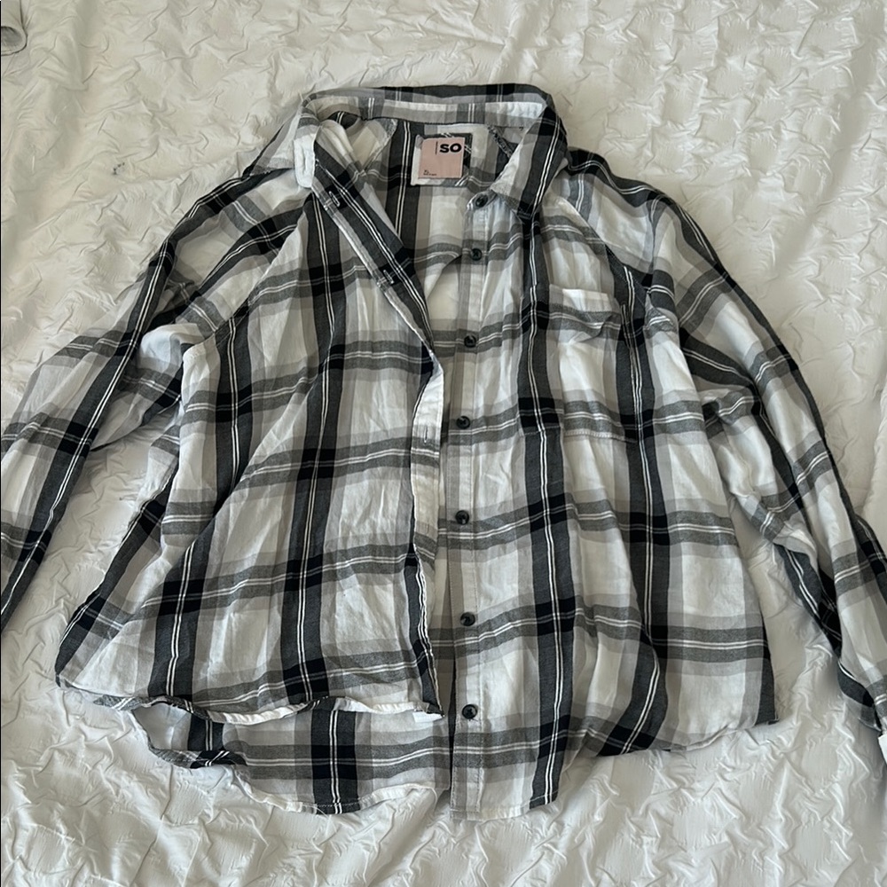 Women’s Black and White Plaid Button-Up Shirt